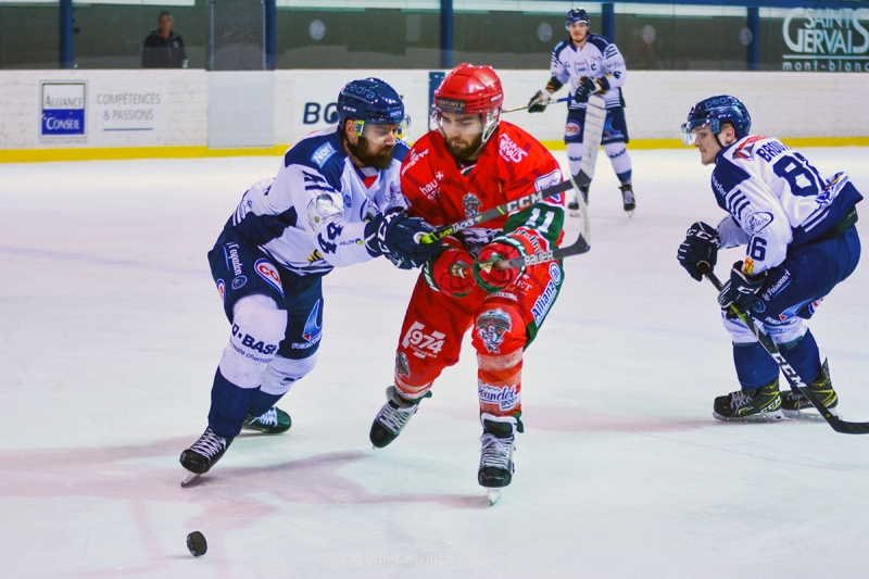 Photo hockey Division 1 - Division 1 : 25ème journée : Mont-Blanc vs Dunkerque - Dunkerque perd le nord ! Photo hockey Division 1 - Division 1 : 25ème journée : Mont-Blanc vs Dunkerque - Dunkerque perd le nord !