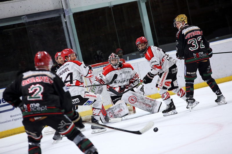 Photo hockey Division 1 - Division 1 : 26ème journée : Mont-Blanc vs Cholet - Le leader glisse au Mont-Blanc ! Photo hockey Division 1 - Division 1 : 26ème journée : Mont-Blanc vs Cholet - Le leader glisse au Mont-Blanc !