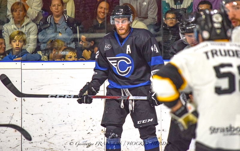 Photo hockey Division 1 - Division 1 : 2ème journée : Nantes vs Strasbourg  - L’étoile noire de Strasbourg brille à Nantes