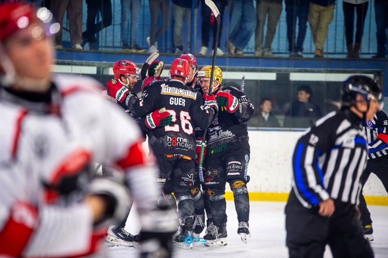Photo hockey Division 1 - Division 1 : 3ème journée : Mont-Blanc vs Neuilly/Marne - Neuilly dans le money time Photo hockey Division 1 - Division 1 : 3ème journée : Mont-Blanc vs Neuilly/Marne - Neuilly dans le money time