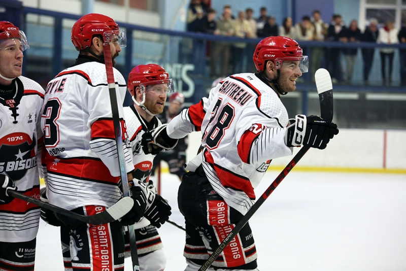 Photo hockey Division 1 - Division 1 : 3ème journée : Mont-Blanc vs Neuilly/Marne - Neuilly dans le money time Photo hockey Division 1 - Division 1 : 3ème journée : Mont-Blanc vs Neuilly/Marne - Neuilly dans le money time