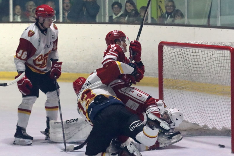 Photo hockey Division 1 - Division 1 : 3ème journée : Valence vs Meudon - Valence remporte sa première victoire à domicile Photo hockey Division 1 - Division 1 : 3ème journée : Valence vs Meudon - Valence remporte sa première victoire à domicile