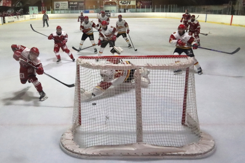 Photo hockey Division 1 - Division 1 : 3ème journée : Valence vs Meudon - Valence remporte sa première victoire à domicile Photo hockey Division 1 - Division 1 : 3ème journée : Valence vs Meudon - Valence remporte sa première victoire à domicile