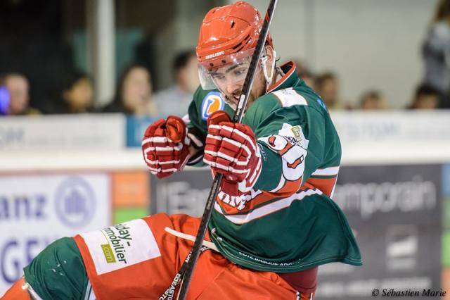 Photo hockey Division 1 - Division 1 : 4ème journée : Anglet vs La Roche-sur-Yon - La Roche fait trébucher l\ Photo hockey Division 1 - Division 1 : 4ème journée : Anglet vs La Roche-sur-Yon - La Roche fait trébucher l\