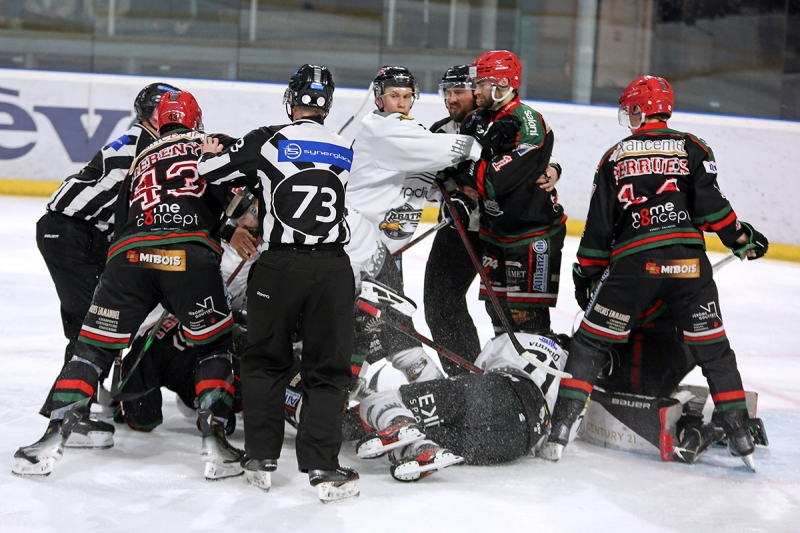 Photo hockey Division 1 - Division 1 : 6ème journée : Mont-Blanc vs Brest - 3 points capitaux pour le Mont-Blanc ! Photo hockey Division 1 - Division 1 : 6ème journée : Mont-Blanc vs Brest - 3 points capitaux pour le Mont-Blanc !