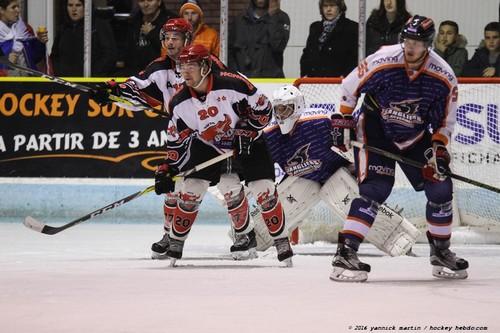 Photo hockey Division 1 - Division 1 : 7ème journée : Clermont-Ferrand vs Neuilly/Marne - Clermont vers un léger mieux... Mais toujours pas de victoire Photo hockey Division 1 - Division 1 : 7ème journée : Clermont-Ferrand vs Neuilly/Marne - Clermont vers un léger mieux... Mais toujours pas de victoire