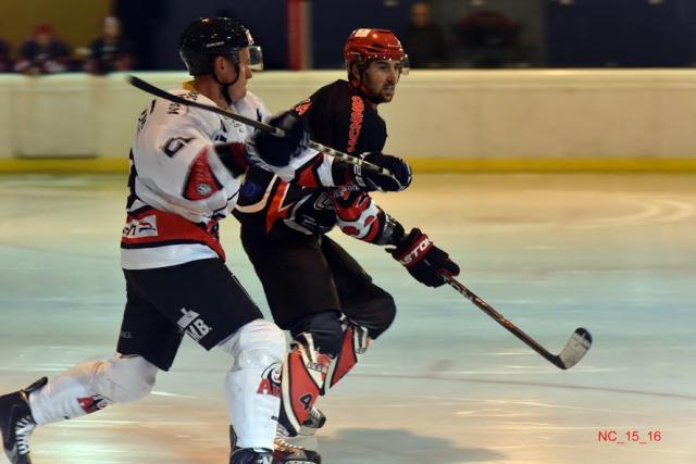 Photo hockey Division 1 - Division 1 : 8ème journée : Neuilly/Marne vs Nice - De la lumière au chaos Photo hockey Division 1 - Division 1 : 8ème journée : Neuilly/Marne vs Nice - De la lumière au chaos