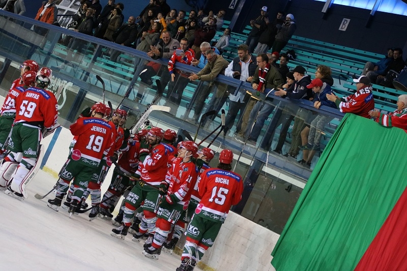 Photo hockey Division 1 - Division 1 : 9ème journée : Mont-Blanc vs Neuilly/Marne - Les Bisons tombent face aux Yétis