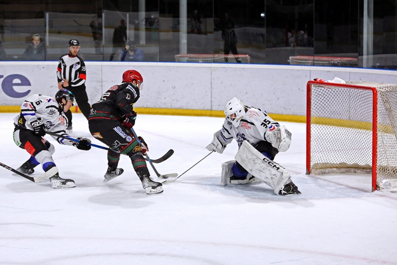 Photo hockey Division 1 - Division 1 : 9ème journée : Mont-Blanc vs Courchevel-Méribel-Pralognan - Les Bouks au bout d’un match fou ! Photo hockey Division 1 - Division 1 : 9ème journée : Mont-Blanc vs Courchevel-Méribel-Pralognan - Les Bouks au bout d’un match fou !