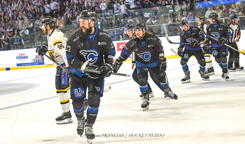 Photo hockey Division 1 - Division 1 - Finale match 1 : Nantes vs Chambéry - La 1re victoire de la finale est Nantaise