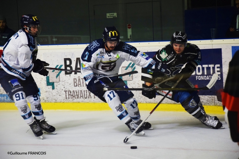 Photo hockey Division 1 - Division 1 : playoff, quart de finale, match 2 : Nantes vs Tours - Nantes remet les pendules à l\ Photo hockey Division 1 - Division 1 : playoff, quart de finale, match 2 : Nantes vs Tours - Nantes remet les pendules à l\