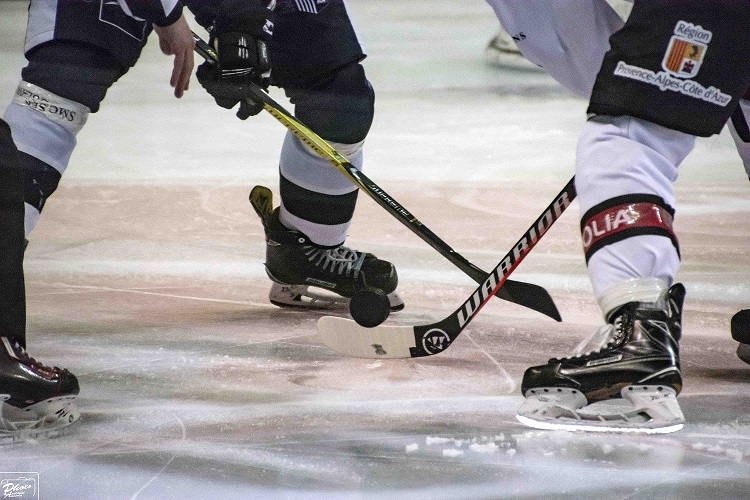 Photo hockey Division 1 - Division 1 - Quart de Finale match 2 : Marseille vs Briançon  - Les Spartiates répliquent