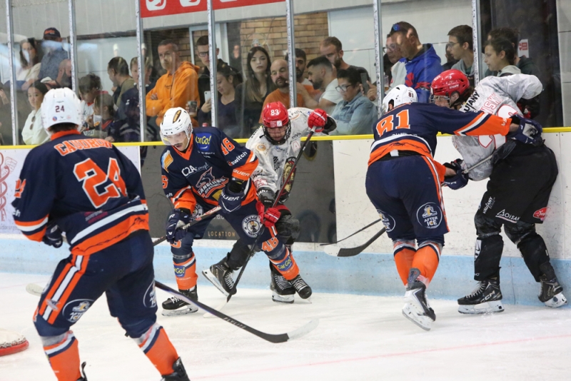 Photo hockey Division 2 -  : Clermont-Ferrand vs Vaujany - Les Grizzlys arrachent la victoire, Clermont peut nourrir des regrets