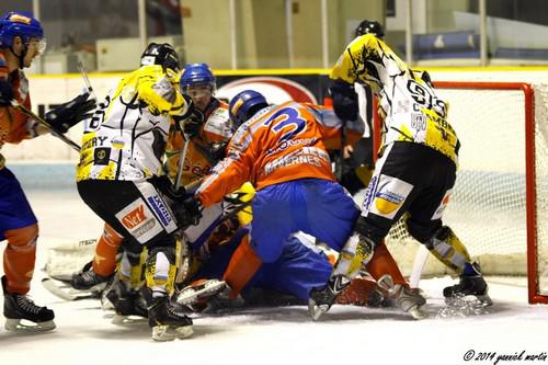 Photo hockey Division 2 - D2 : Play Off - 1/8ème de finale - Retour : Clermont-Ferrand vs Chambéry - Clermont : Au bout du suspense Photo hockey Division 2 - D2 : Play Off - 1/8ème de finale - Retour : Clermont-Ferrand vs Chambéry - Clermont : Au bout du suspense