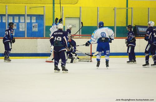 Photo hockey Division 2 - D2 : 12ème journée - A : Avignon vs Villard-de-Lans - Fin d\