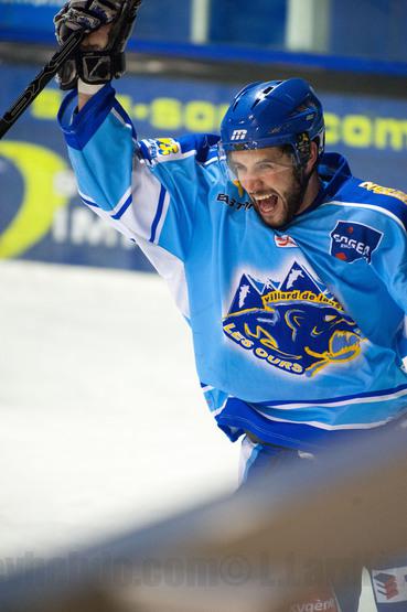 Photo hockey Division 2 - D2 : 18ème journée - A : Villard-de-Lans vs Roanne - D2 : Les Ours se font peur 