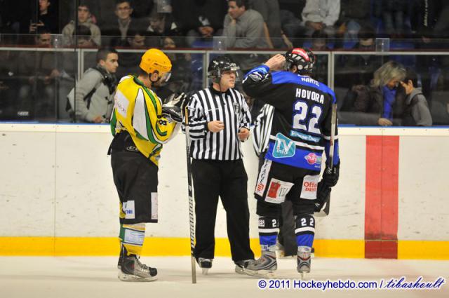 Photo hockey Division 2 - D2 : 18ème journée - B : Nantes vs Viry Hockey 91 - Les Jets volent vers les séries Photo hockey Division 2 - D2 : 18ème journée - B : Nantes vs Viry Hockey 91 - Les Jets volent vers les séries