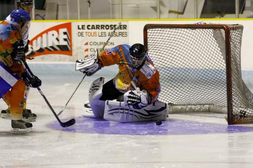 Photo hockey Division 2 - D2 : 1ère journée - A : Clermont-Ferrand vs Rouen II - Clermont fait un flop Photo hockey Division 2 - D2 : 1ère journée - A : Clermont-Ferrand vs Rouen II - Clermont fait un flop