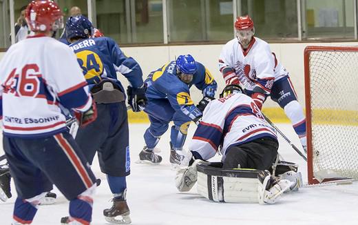 Photo hockey Division 2 - D2 : 1ère journée - A : Evry  vs Champigny-sur-Marne - Un scalp d\