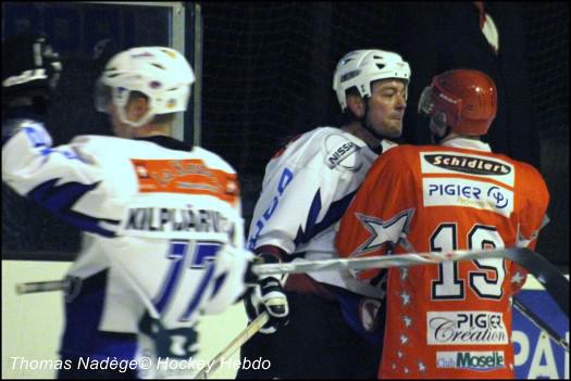 Photo hockey Division 2 - D2 : 2ème journée - B : Amnéville vs Courchevel-Méribel-Pralognan - Sur de bons rails