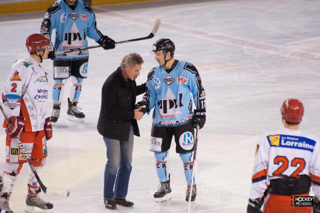 Photo hockey Division 2 - D2 : 5ème journée - B : Tours vs Amnéville - Tours fait le métier Photo hockey Division 2 - D2 : 5ème journée - B : Tours vs Amnéville - Tours fait le métier