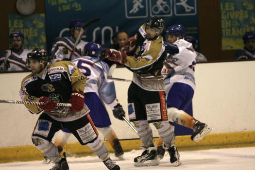 Photo hockey Division 2 - D2 : 6ème journée - A : Chambéry vs Clermont-Ferrand - Les Eléphants de Chambéry au ralenti Photo hockey Division 2 - D2 : 6ème journée - A : Chambéry vs Clermont-Ferrand - Les Eléphants de Chambéry au ralenti