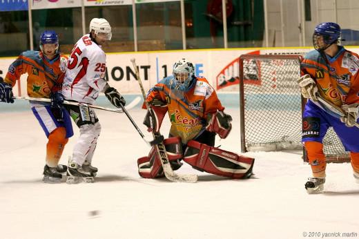Photo hockey Division 2 - D2 : 7ème journée - A : Clermont-Ferrand vs La Roche-sur-Yon - Juste une prolongation de trop