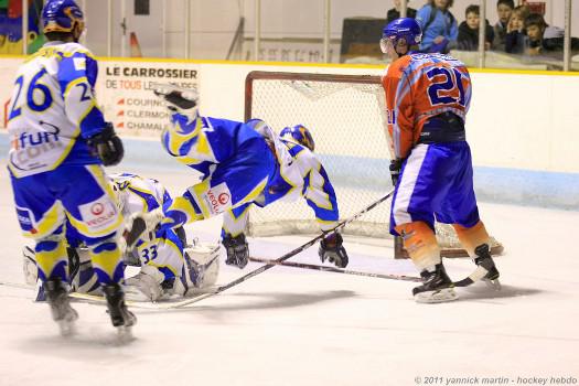 Photo hockey Division 2 - D2 : 8ème journée - B : Clermont-Ferrand vs Toulon - Clermont, le crash Photo hockey Division 2 - D2 : 8ème journée - B : Clermont-Ferrand vs Toulon - Clermont, le crash