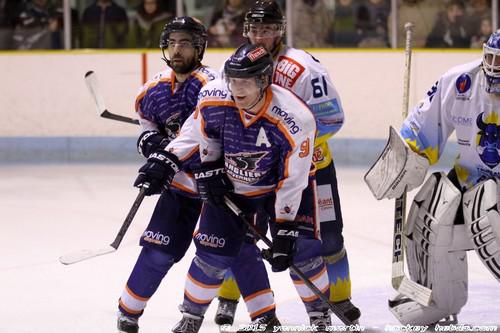 Photo hockey Division 2 - D2 : Play Off - 1/8ème de finale - Retour : Clermont-Ferrand vs Limoges - Victoire et qualification pour Limoges Photo hockey Division 2 - D2 : Play Off - 1/8ème de finale - Retour : Clermont-Ferrand vs Limoges - Victoire et qualification pour Limoges