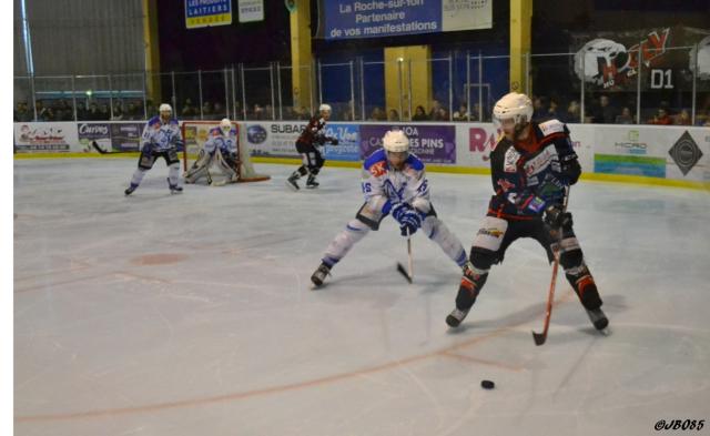 Photo hockey Division 2 - D2 : Play Off - Finale - match 1 : La Roche-sur-Yon vs Courchevel-Méribel-Pralognan - D2 : Les Bouquetins remportent la 1ère manche Photo hockey Division 2 - D2 : Play Off - Finale - match 1 : La Roche-sur-Yon vs Courchevel-Méribel-Pralognan - D2 : Les Bouquetins remportent la 1ère manche