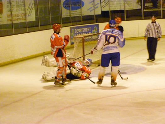 Photo hockey Division 2 - D2 : play-off, 1/8ème de finale, match retour : Amnéville vs Clermont-Ferrand - Les Galaxians en route pour le tour suivant