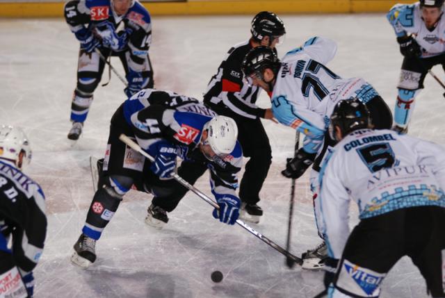 Photo hockey Division 2 - D2 : Play Offs 1/2 finale - match 2 : Courchevel-Méribel-Pralognan vs Tours  - L
