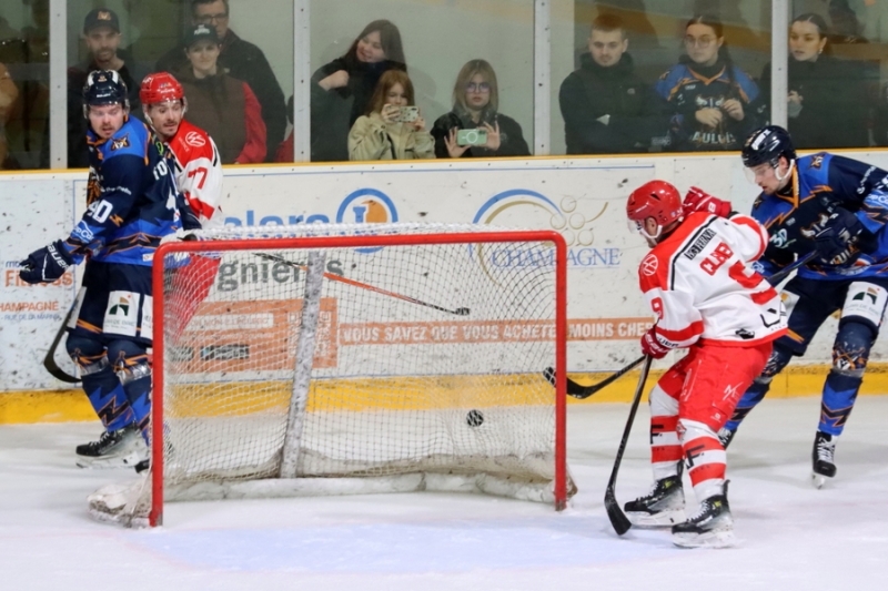 Photo hockey Division 2 - Division 2 - 1/4 de Finale - Match 1 : Châlons-en-Champagne vs Valence - Les Lynx ont fait le match qu’il fallait