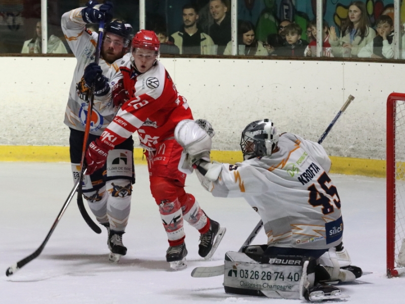 Photo hockey Division 2 - Division 2 - 1/4 de Finale - Match 2 : Valence vs Châlons-en-Champagne - Au bout du bras de fer, Valence se qualifie