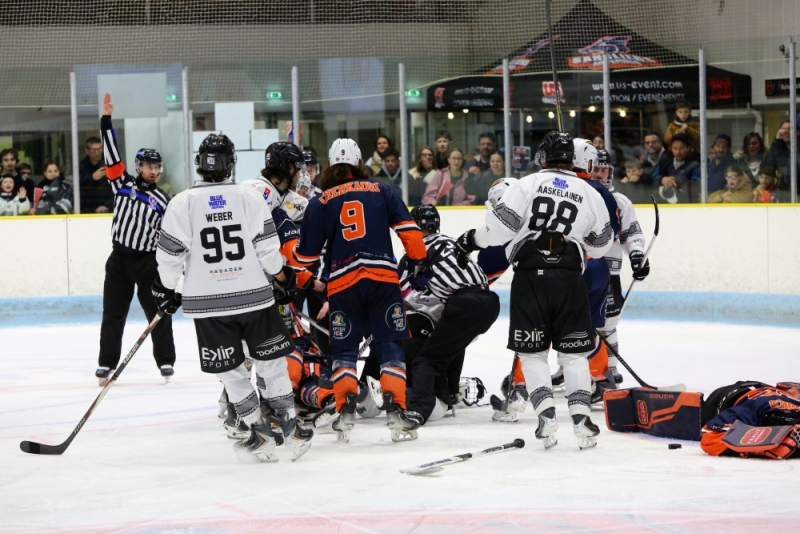 Photo hockey Division 2 - Division 2 - 1/8 de Finale - Match 1 : Clermont-Ferrand vs Brest  - Clermont renverse Brest et s’offre le droit de rêver