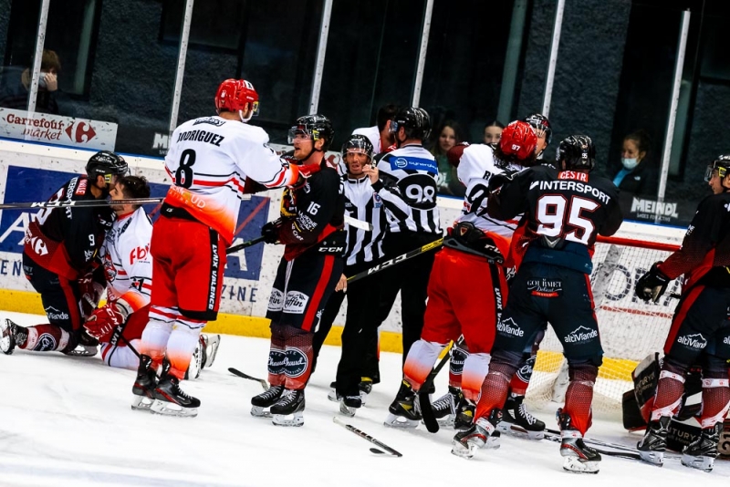 Photo hockey Division 2 - Division 2 : 11ème journée : Morzine-Avoriaz vs Valence - Les leaders Morzinois prennent  leur revanche face aux Lynx 