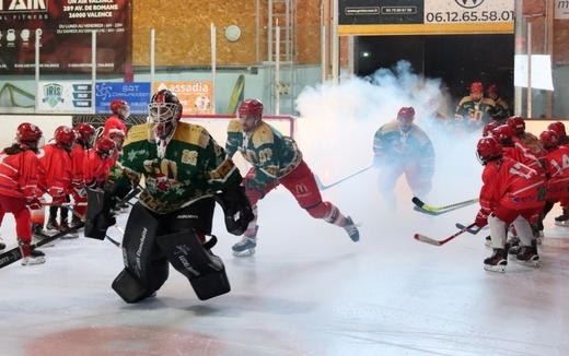 Photo hockey Division 2 - Division 2 : 12ème journée : Valence vs Vaujany - Pour Valence, c’est un Blanc 2 blancs