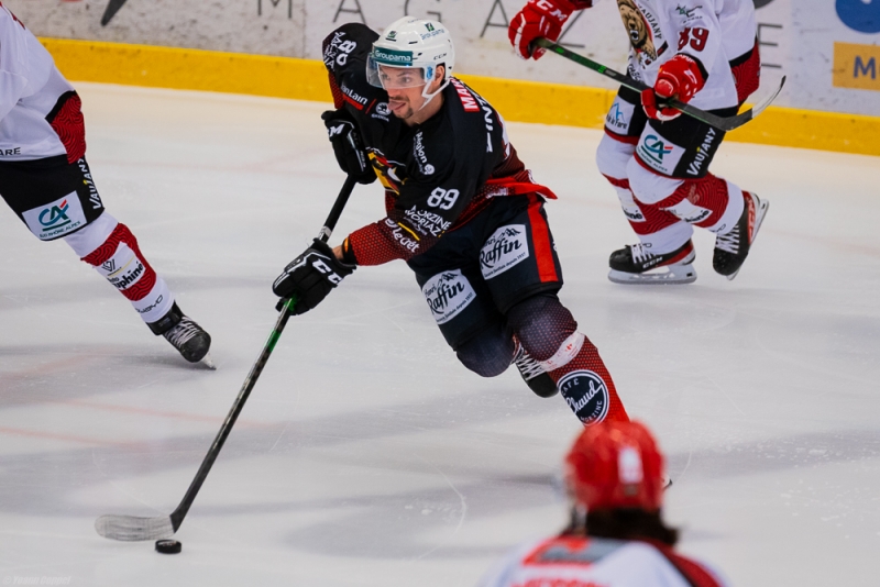 Photo hockey Division 2 - Division 2 : 13ème journée : Morzine-Avoriaz vs Vaujany - La série continue pour les pingouins