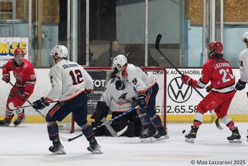 Photo hockey Division 2 - Division 2 : 13ème journée : Valence vs Clermont-Ferrand - Une belle et précieuse victoire ! Photo hockey Division 2 - Division 2 : 13ème journée : Valence vs Clermont-Ferrand - Une belle et précieuse victoire !