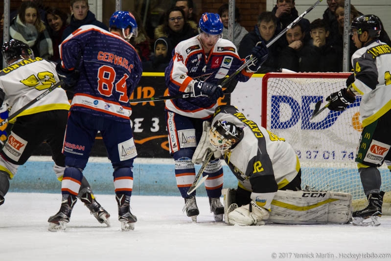 Photo hockey Division 2 - Division 2 : 14ème journée : Clermont-Ferrand vs Chambéry - Par indiscipline Clermont perd la partie Photo hockey Division 2 - Division 2 : 14ème journée : Clermont-Ferrand vs Chambéry - Par indiscipline Clermont perd la partie