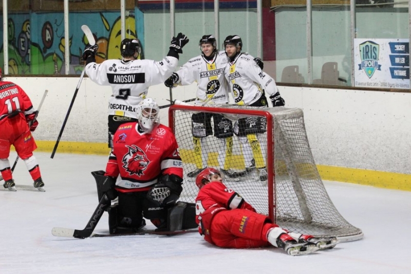 Photo hockey Division 2 - Division 2 : 16ème journée : Valence vs Roanne - Victoire des Lynx facile et sans suspense Photo hockey Division 2 - Division 2 : 16ème journée : Valence vs Roanne - Victoire des Lynx facile et sans suspense