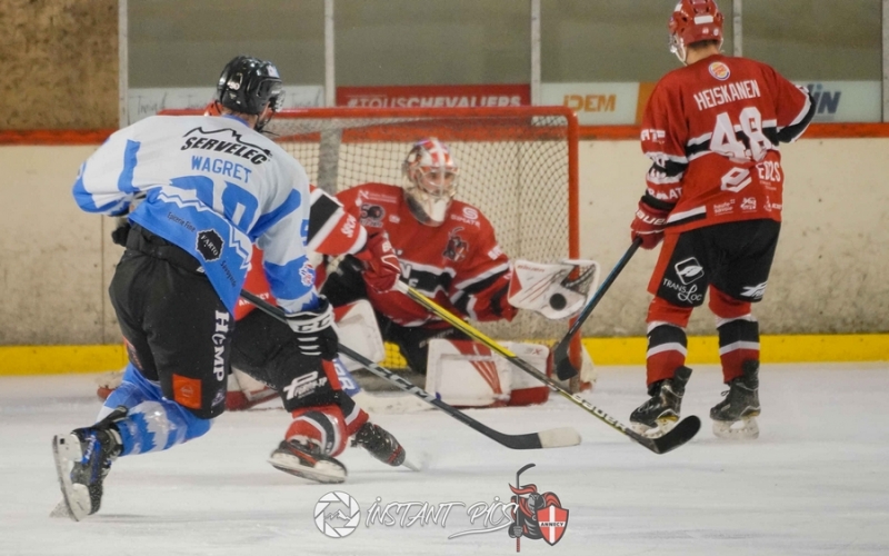 Photo hockey Division 2 - Division 2 : 17ème journée : Annecy vs Courchevel-Méribel-Pralognan - Un derby à la hauteur Photo hockey Division 2 - Division 2 : 17ème journée : Annecy vs Courchevel-Méribel-Pralognan - Un derby à la hauteur