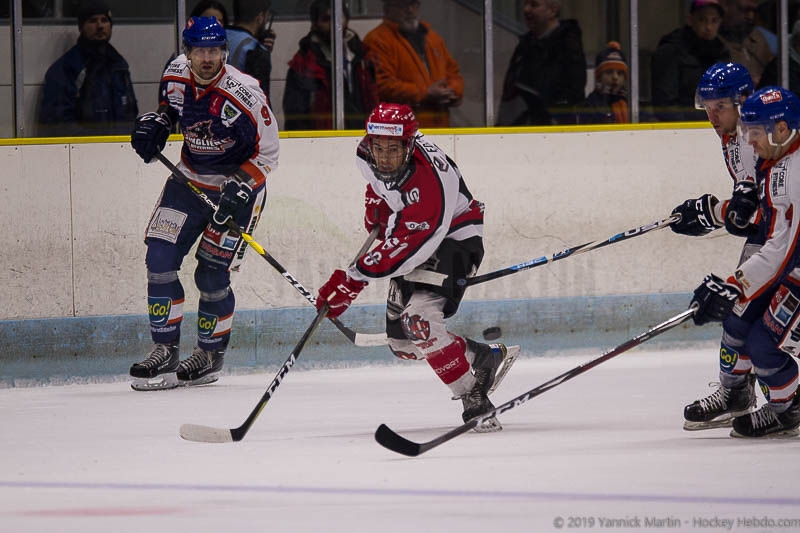 Photo hockey Division 2 - Division 2 : 18ème journée : Clermont-Ferrand vs Annecy - Clermont conserve sa place de leader Photo hockey Division 2 - Division 2 : 18ème journée : Clermont-Ferrand vs Annecy - Clermont conserve sa place de leader