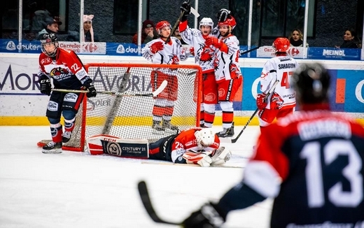 Photo hockey Division 2 - Division 2 : 18ème journée : Morzine-Avoriaz vs Valence - Valence sur le podium