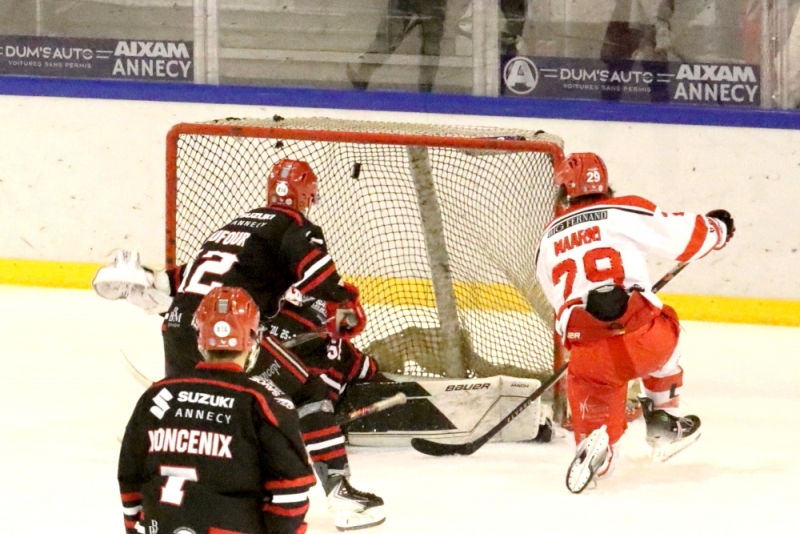 Photo hockey Division 2 - Division 2 : 18ème journée : Annecy vs Valence - Annecy s’offre le leader Photo hockey Division 2 - Division 2 : 18ème journée : Annecy vs Valence - Annecy s’offre le leader