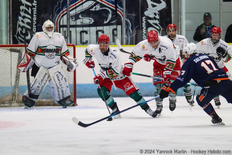 Photo hockey Division 2 - Division 2 : 1ère journée : Clermont-Ferrand vs Anglet II - Clermont : Belle entrée en matière !!! Photo hockey Division 2 - Division 2 : 1ère journée : Clermont-Ferrand vs Anglet II - Clermont : Belle entrée en matière !!!