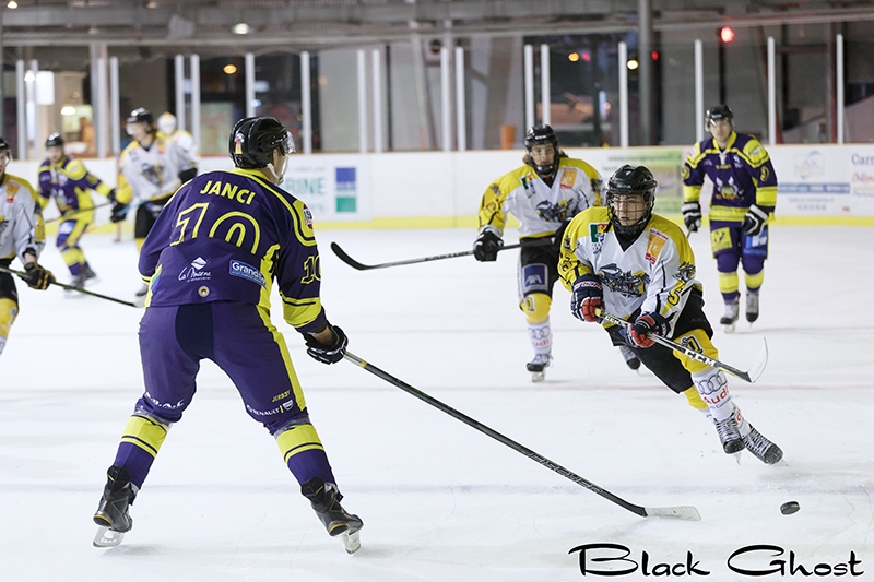 Photo hockey Division 2 - Division 2 : 1ère journée : Châlons-en-Champagne vs Rouen II - Première victoire en D2 Photo hockey Division 2 - Division 2 : 1ère journée : Châlons-en-Champagne vs Rouen II - Première victoire en D2