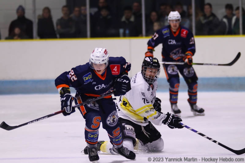 Photo hockey Division 2 - Division 2 : 5ème journée : Clermont-Ferrand vs Roanne - Un réveil tardif pas vraiment salvateur Photo hockey Division 2 - Division 2 : 5ème journée : Clermont-Ferrand vs Roanne - Un réveil tardif pas vraiment salvateur