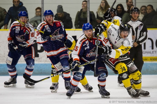 Photo hockey Division 2 - Division 2 : 7ème journée : Clermont-Ferrand vs Roanne - Clermont : une victoire de plus au compteur Photo hockey Division 2 - Division 2 : 7ème journée : Clermont-Ferrand vs Roanne - Clermont : une victoire de plus au compteur