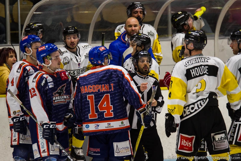 Photo hockey Division 2 - Division 2 : 7ème journée : Clermont-Ferrand vs Roanne - Clermont : une victoire de plus au compteur Photo hockey Division 2 - Division 2 : 7ème journée : Clermont-Ferrand vs Roanne - Clermont : une victoire de plus au compteur